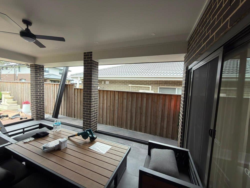 Black Frame Slider, Brick Alfresco Columns